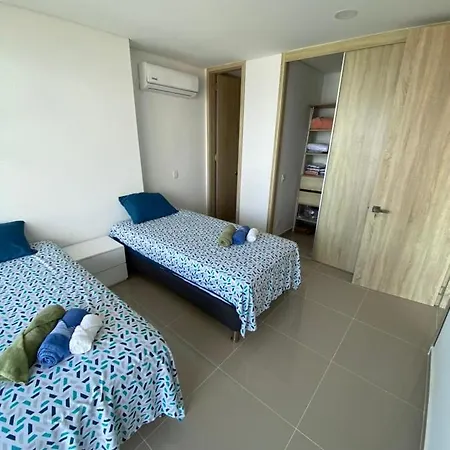 Cabrero Marina Club 2202 Apartamento